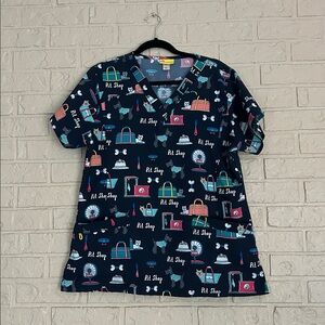 WonderWink scrub top